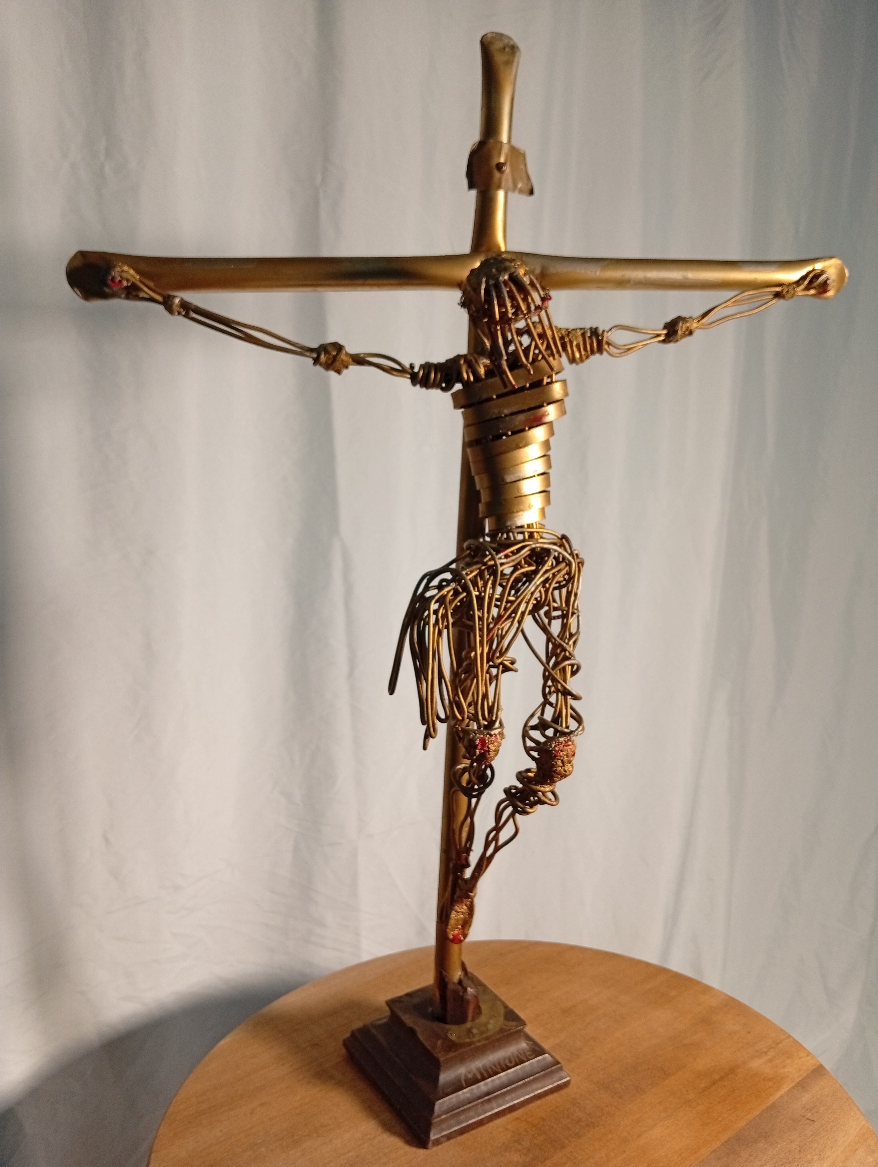 Scultura arte moderna Cristo