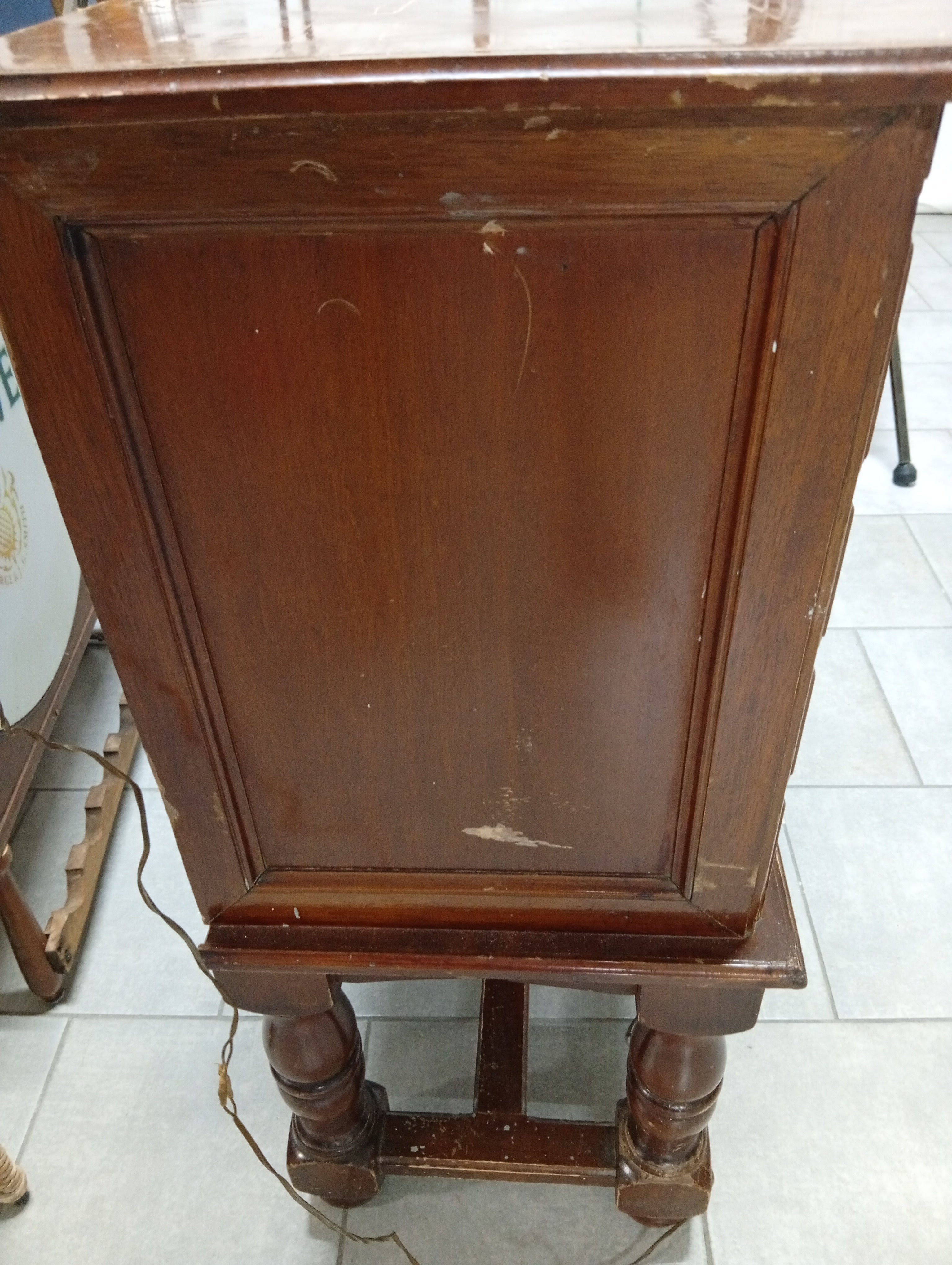 Restauro mobile bar catalano 19°secolo